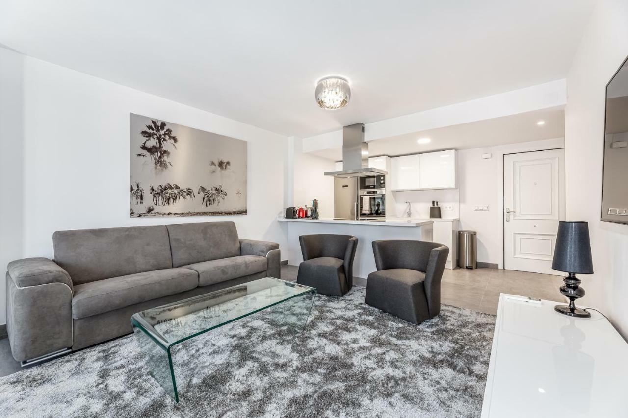 By Riva - Luxurious, Exclusive 2 Bedroom Apt Inside Puerto Banus Marbella Luaran gambar