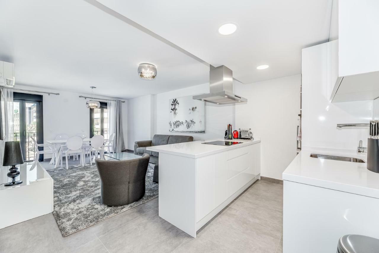 By Riva - Luxurious, Exclusive 2 Bedroom Apt Inside Puerto Banus Marbella Luaran gambar